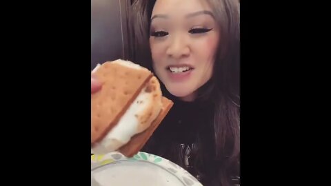 Who likes smores? | @trinhdoesthings on IG🍩🍪 #shorts