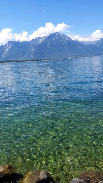 Water and mountains in Switzerland