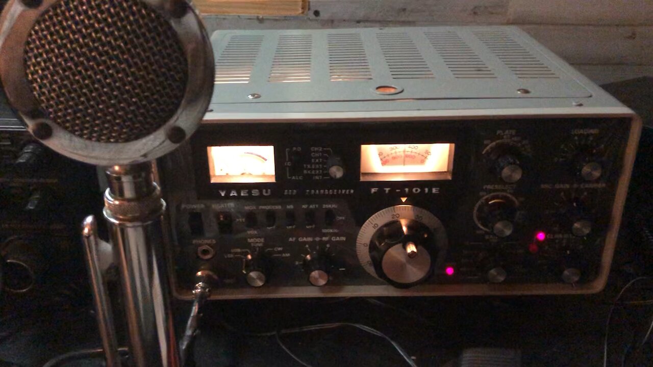 The Yaesu FT-101E in the shack!