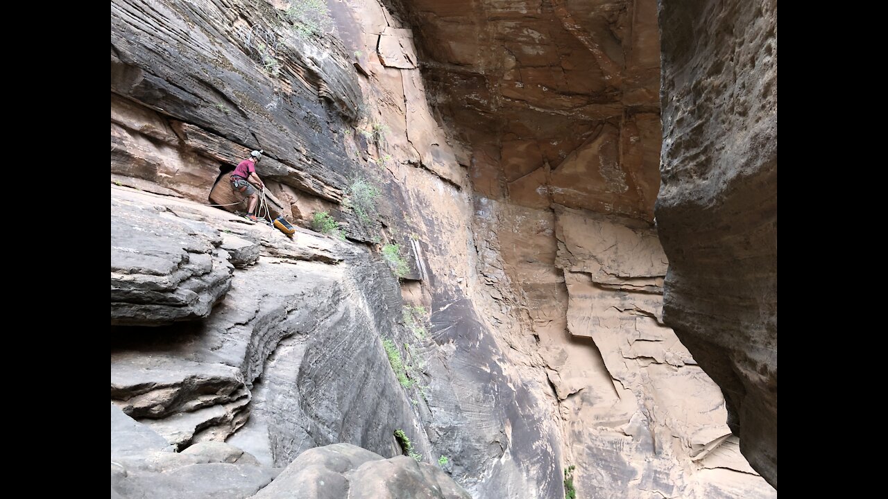 Canyoneering Mystery slot canyon in Zion