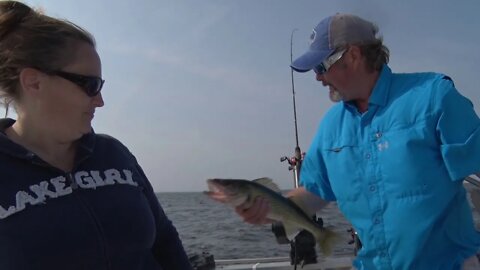 MidWest Outdoors TV Show #1687 - Lake of the Woods Charter Boat Walleye