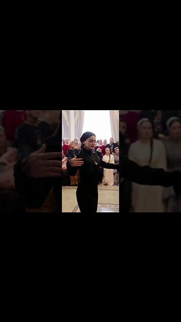 Шикарная девушка танцует на свадьбе. 2023.