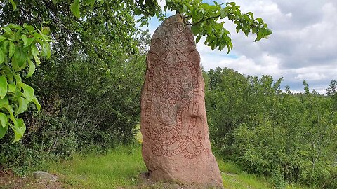 Off topic: Well preserved Runestone in Sweden with very visible rune inscriptions [4k 60p]