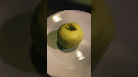 LETS CUT A APPLE !! #reels #shorts #viral #apple #explorepage #explore #viralshorts #youtubeshorts