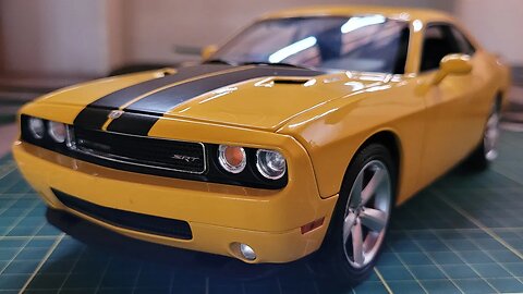 1:18 Premium Diecast Model Cars - 2010 Dodge Challenger SRT - Highway 61
