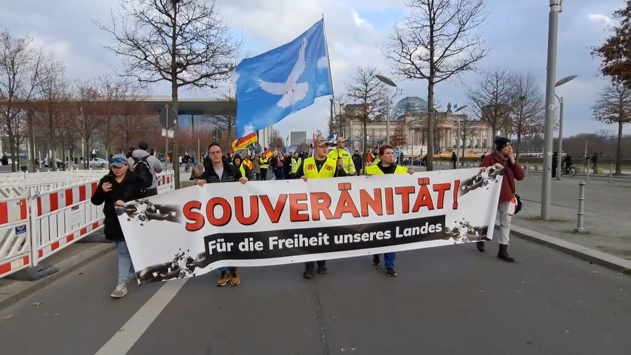 09.03.2024 Zweite Volksdemo mit Autokorso am Hauptbahnhof - Berlin