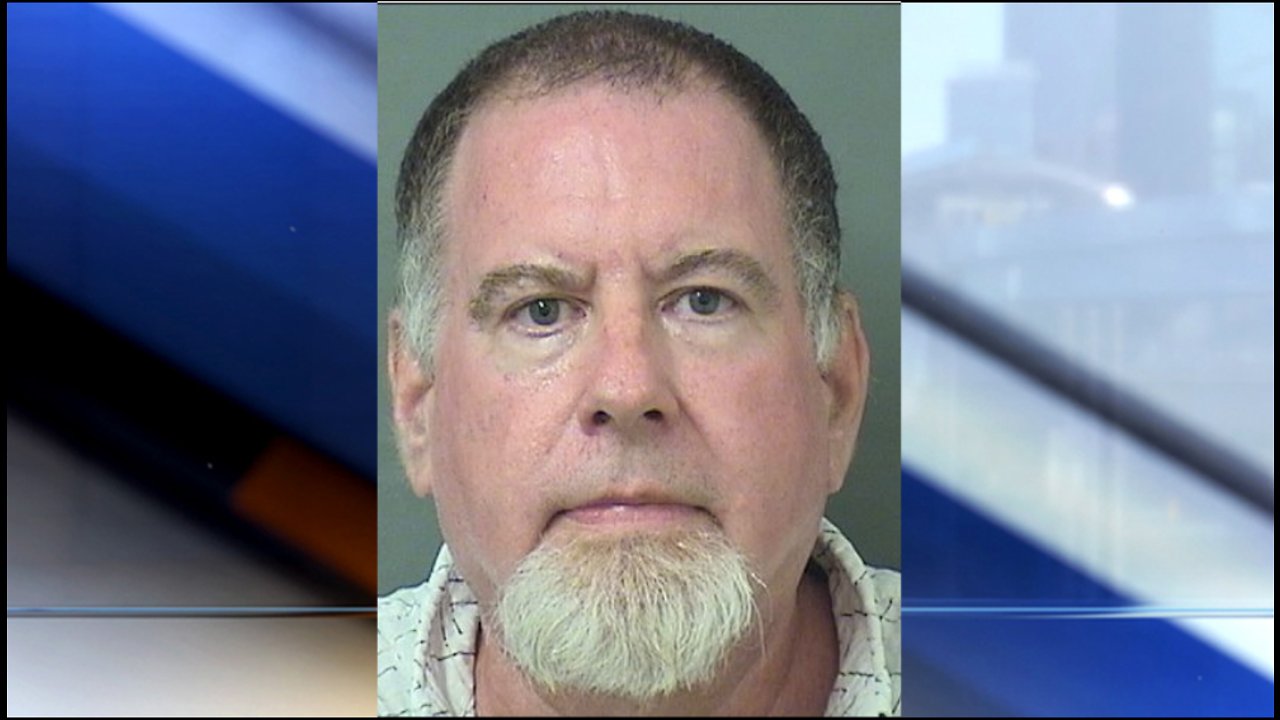 Volunteer doctor at Palm Beach high schools accused of molesting runaway teen