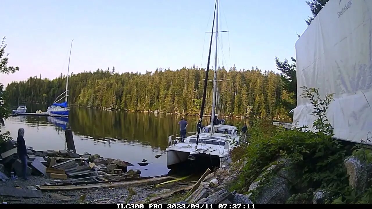 hauling Gemini catamaran befor Fiona