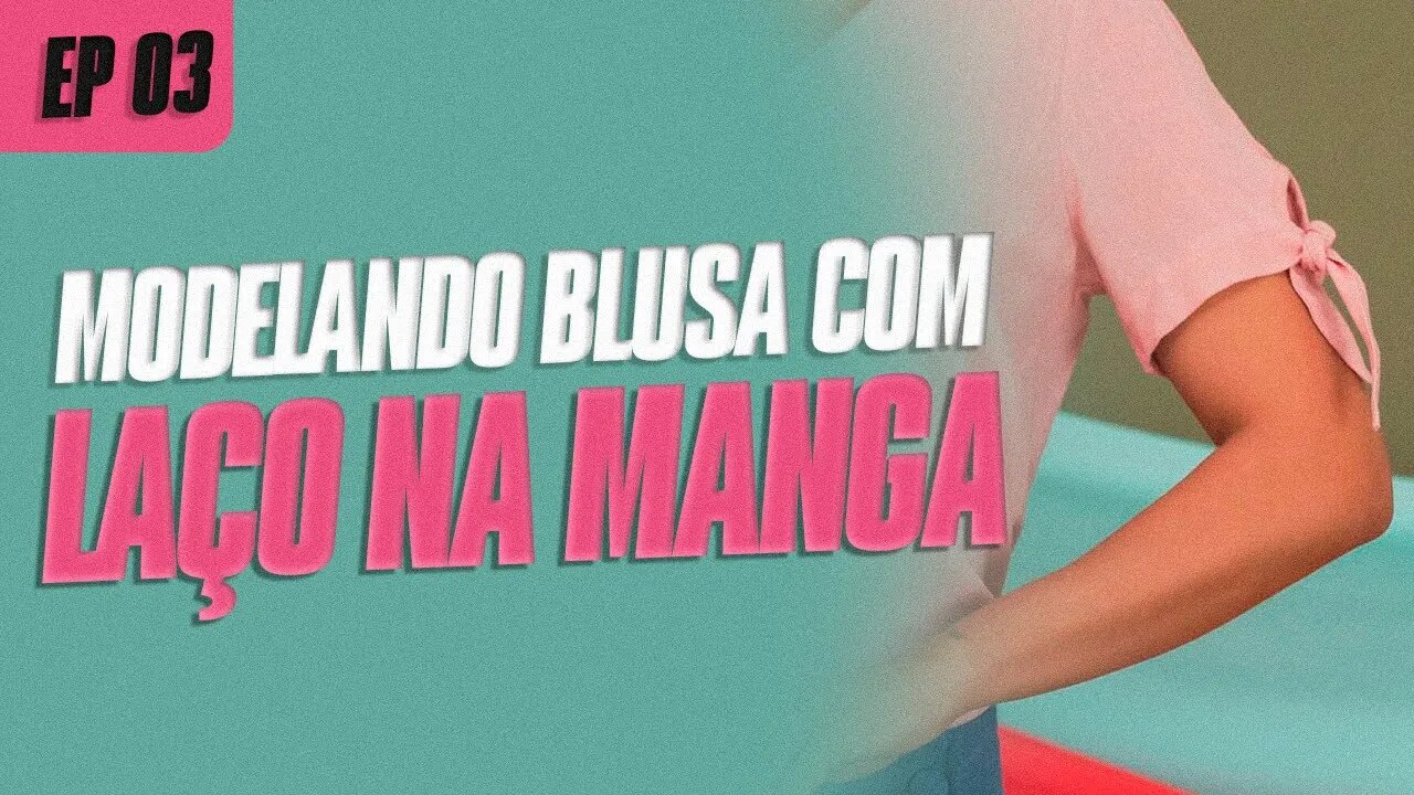 Modelando Blusa com na Laço na Manga