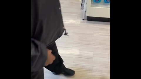 Patriot News Outlet | Actor Films Shoplifter Calming Walking Out Of Rite Aid In Front Of Security Guard