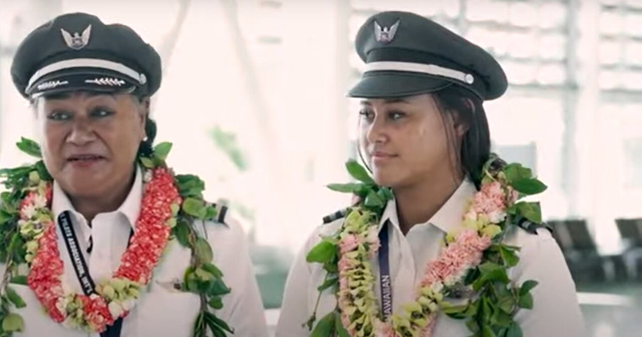 First Hawaiian Airlines Mother, Daughter Pilot Team Fly Together Over Pacific: ‘A Dream Come True’