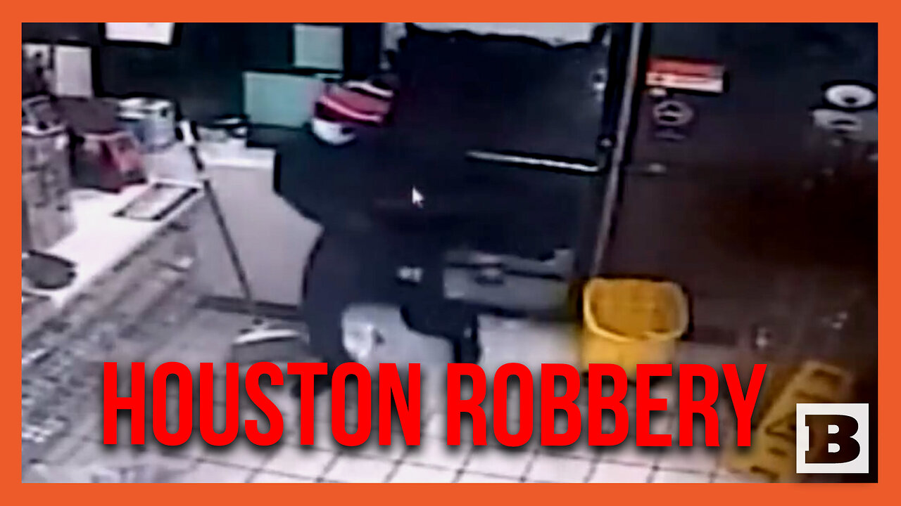 Suspects Shatter Glass to Rob Convenience Store in Houston, Texas