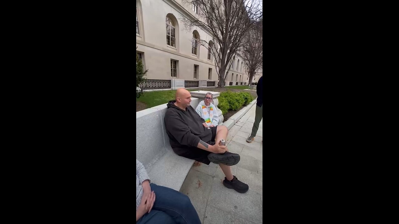 Activists confront a US senator: 'It seems like you value Israeli lives more than Palestinian lives'