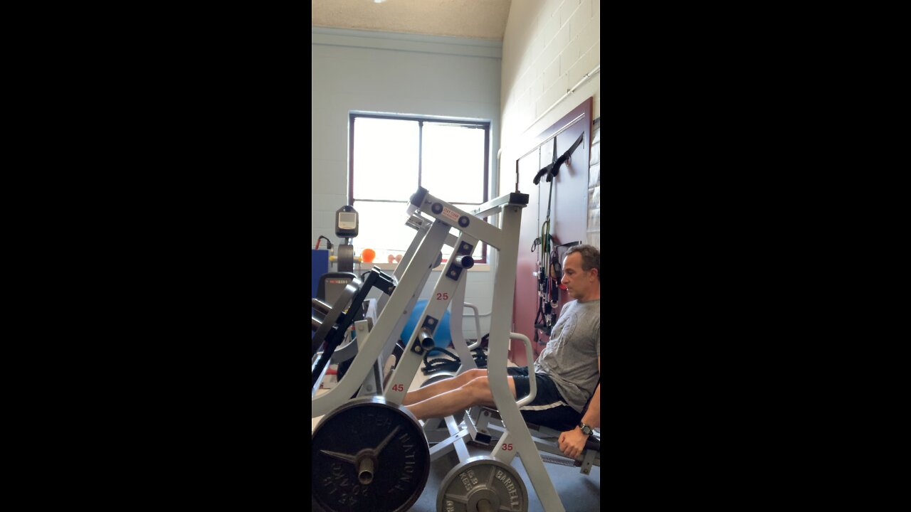 Calf raises on leg press