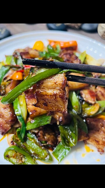 Pork Belly with Chili Stir Fry 辣椒炒肉