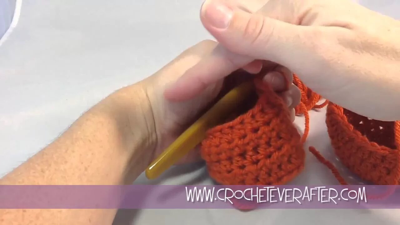 Creating a Half Double Crochet Straight Seam in the Round