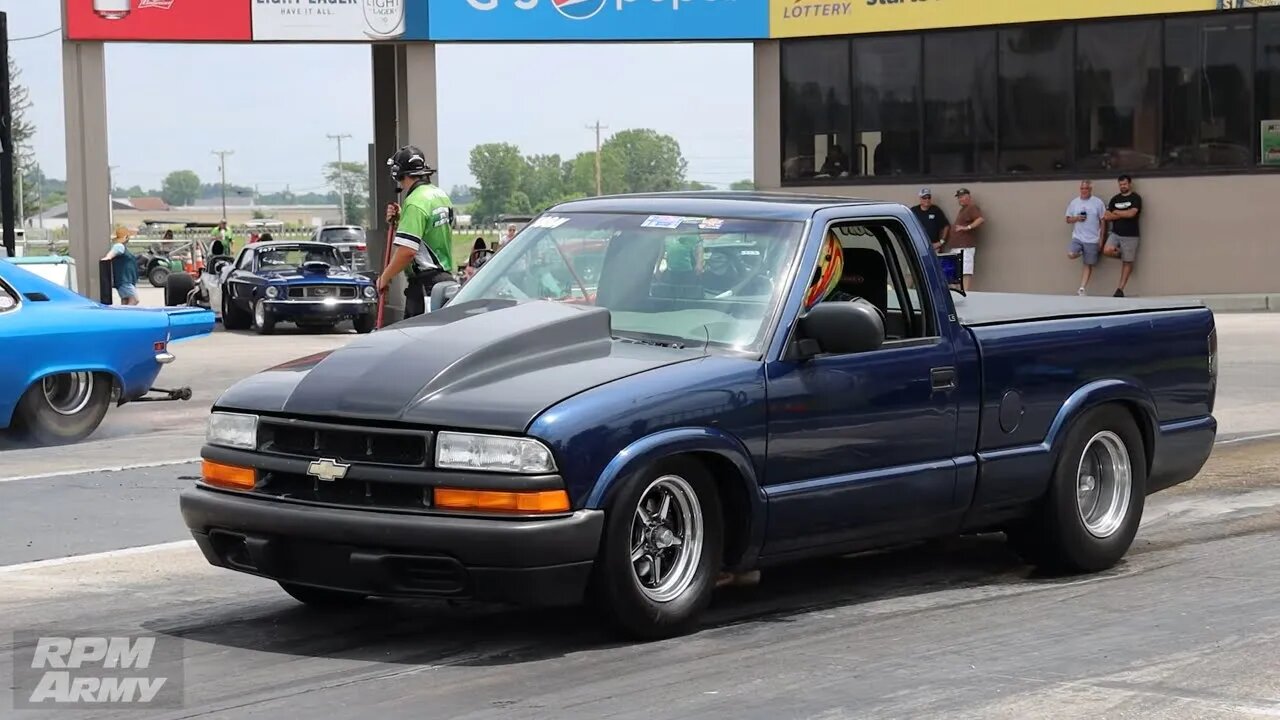 Clean V8 S10 Bracket Truck Buckeye Triple Crown