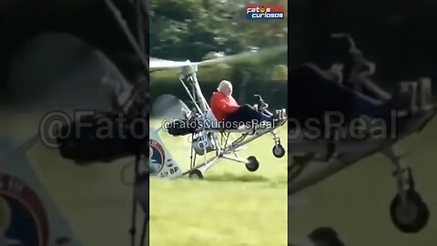 IDOSO DE 80 ANOS FAZ UM AVIÃO PARA ELE!
