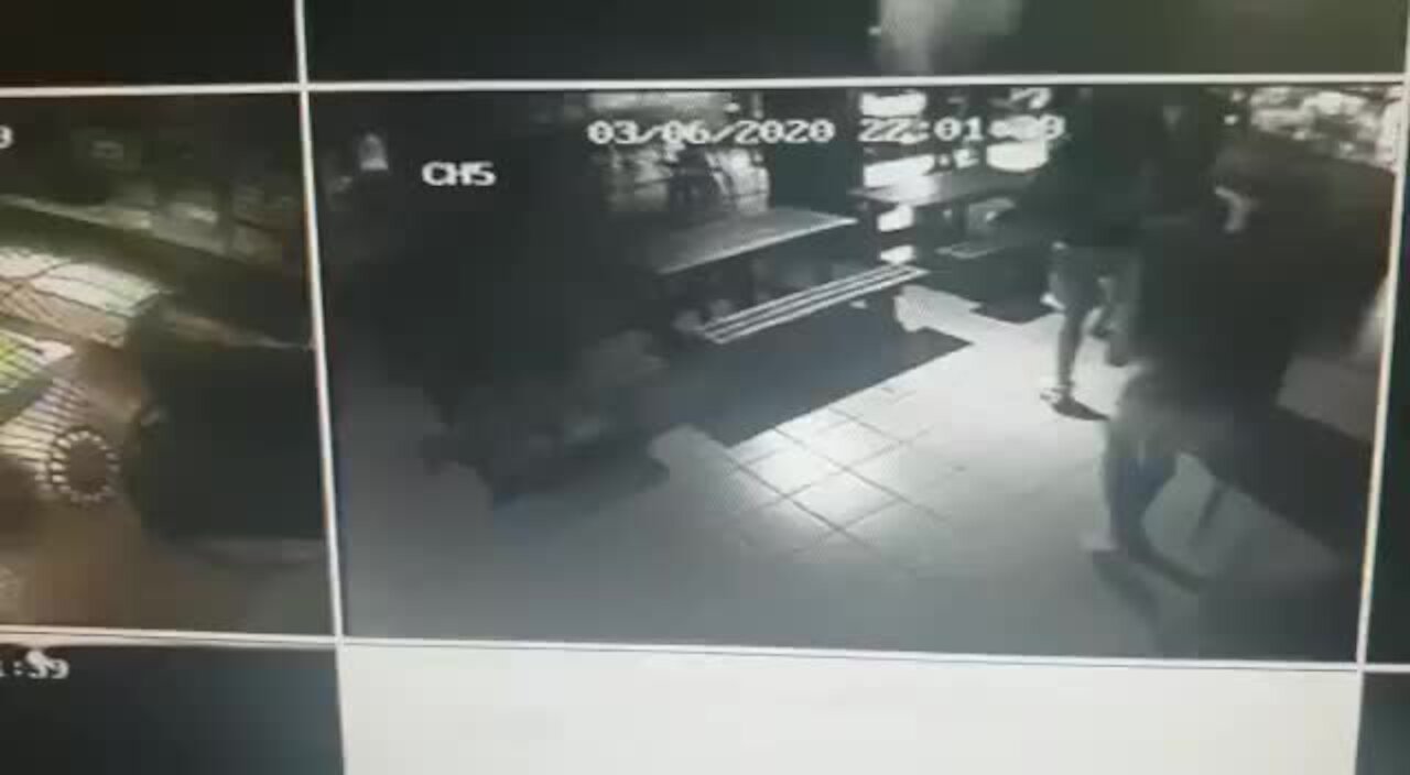 WATCH: Two arrested at Swaziland border after gruesome panga attack (PNX)