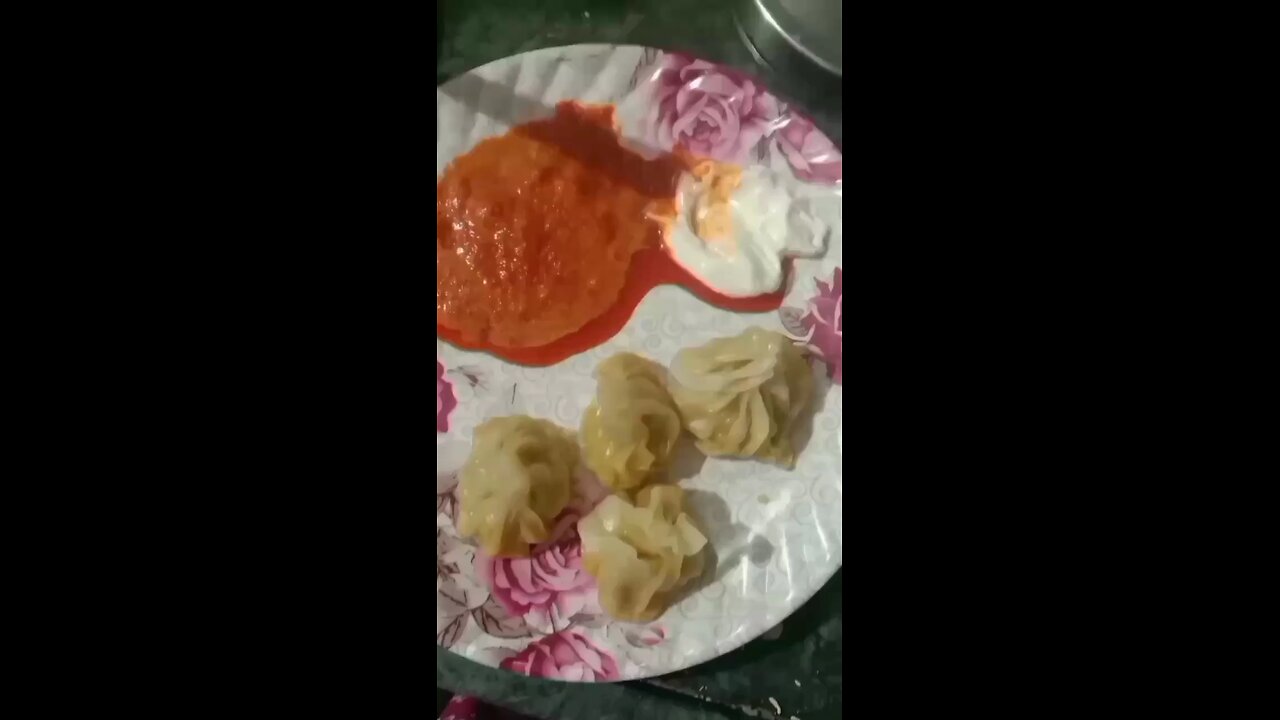 chicken momos