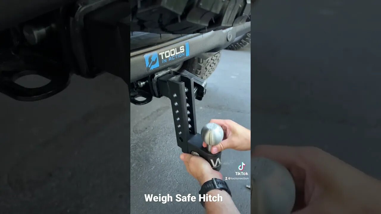 Weighsafe clamshell hitch