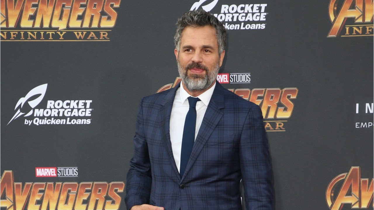 Why Mark Ruffalo Stole Chris Hemsworth's Thor Hammer