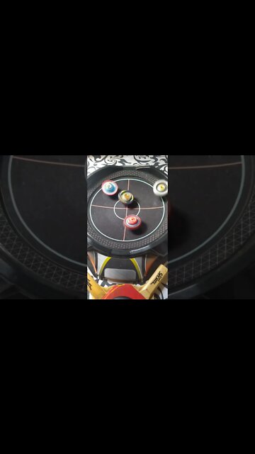 batalha de beyblade fafnir vs spriggan vs valkyrie vs raphael #batalhadebeyblade