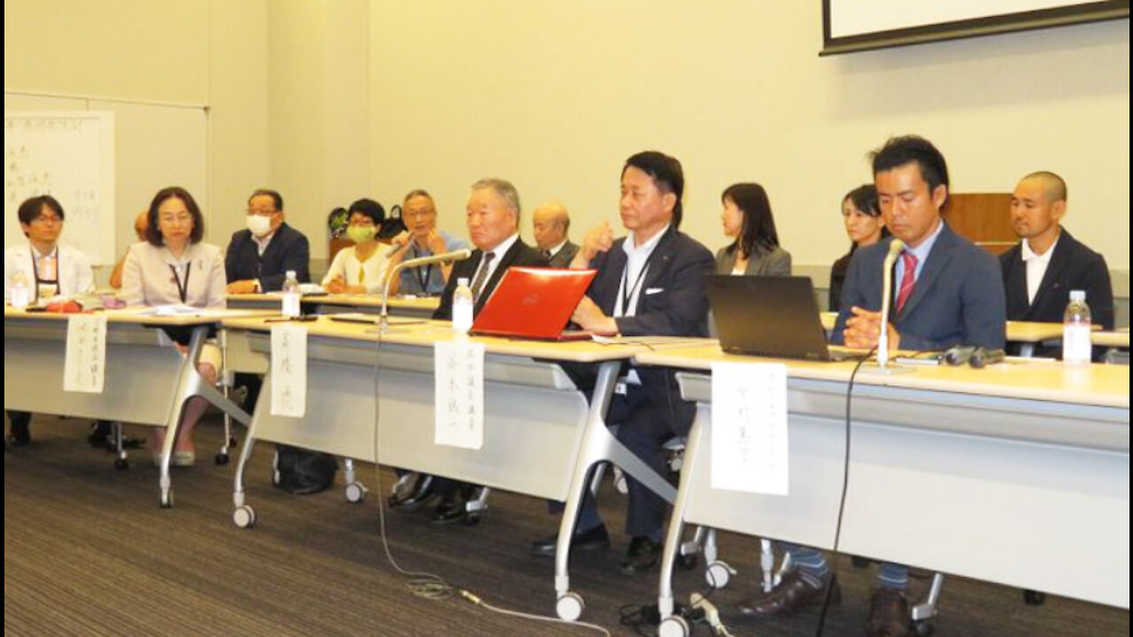 ワクチン接種の中止を求める「新型コロナワクチン に警鐘を鳴らす医師と議員の会」会合（代表・高橋徳氏）