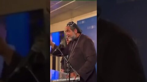 Padre Kelmon rebate repórter militante