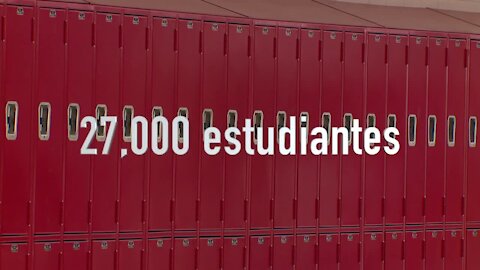 Más estudiantes de Las Vegas regresan a las aulas