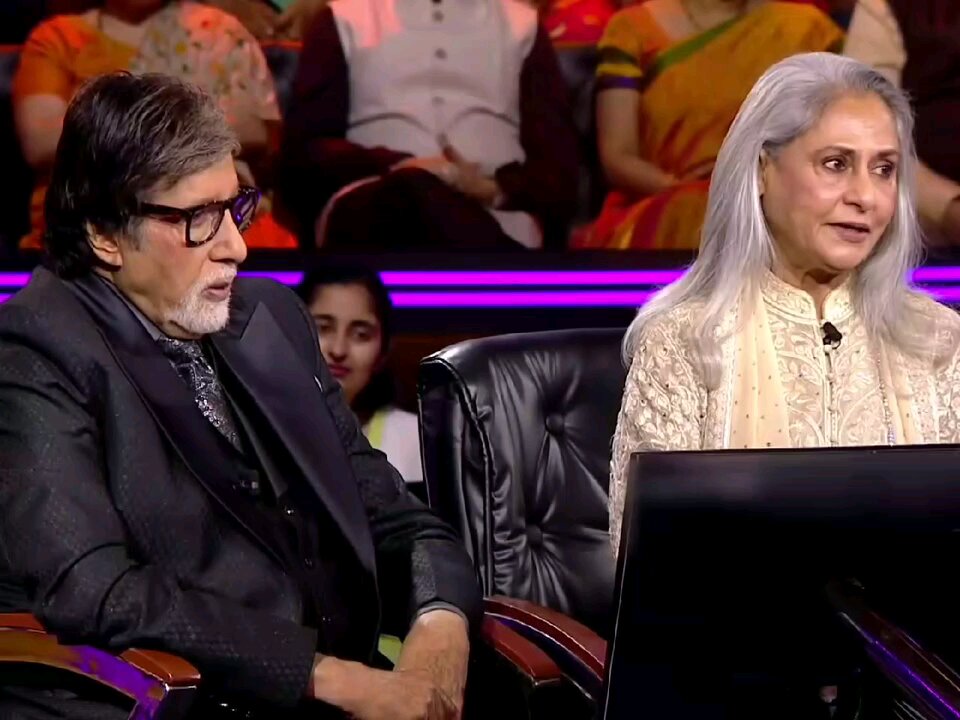 Emotional Scene of Amitabh Bachchan In KBC With Wife Jaya Bachchan 🥸😭😂🤣😭