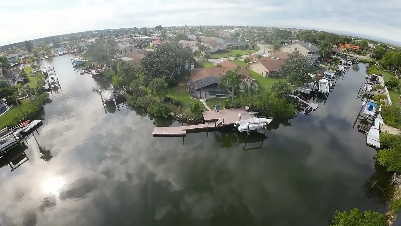 Splendid Vids flys the DJI Avata