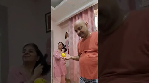 Ball... Biwi ka jawab? Watch till the end🤪😂😂😳#shorts #short #funny #husbandwife