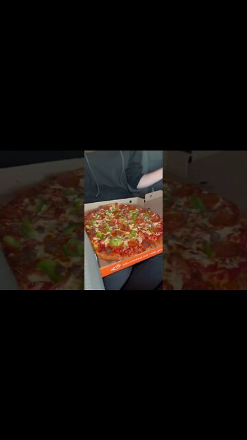 Pizza Pizza’s Pizza in Canada 🍕