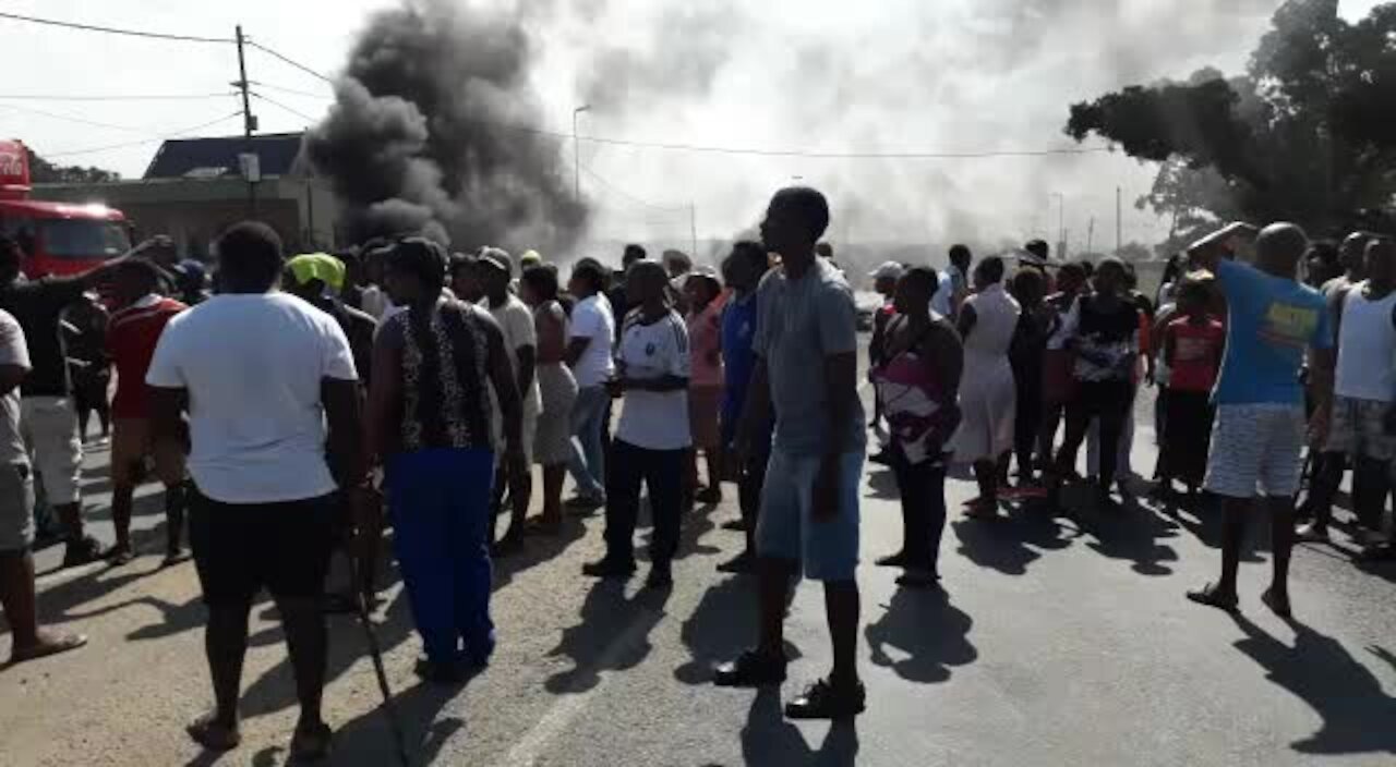 SOUTH AFRICA - Durban - Service delivery protest (HQ2)