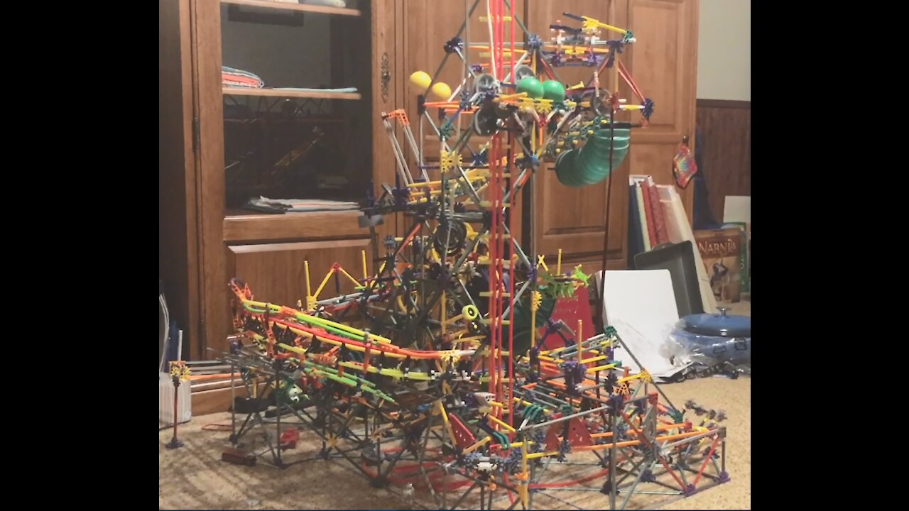 Clumsy: a K'nex ball machine