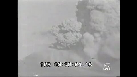 UFO filmed in 1944 during the eruption of Vesuvius volcano