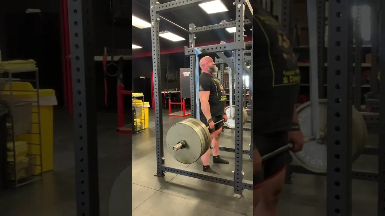 Reverse Band Deadlifts 585 lbs for 5 x 3