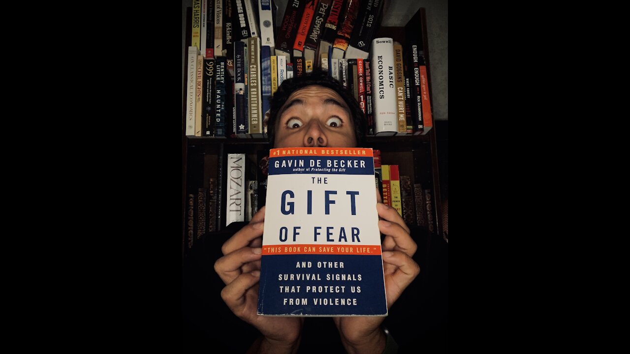 Rumble Book Club with Michael Hernandez : The Gift of Fear by Gavin De Becker