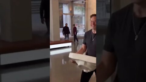 Elon Musk Walking In To Abandoned Twitter HQ like A Boss