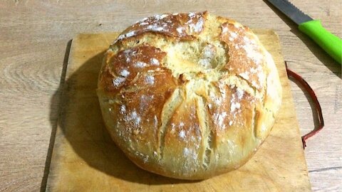 CRISPY Dutch oven BREAD