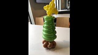 Christmas Tree balloon twisting tutorial