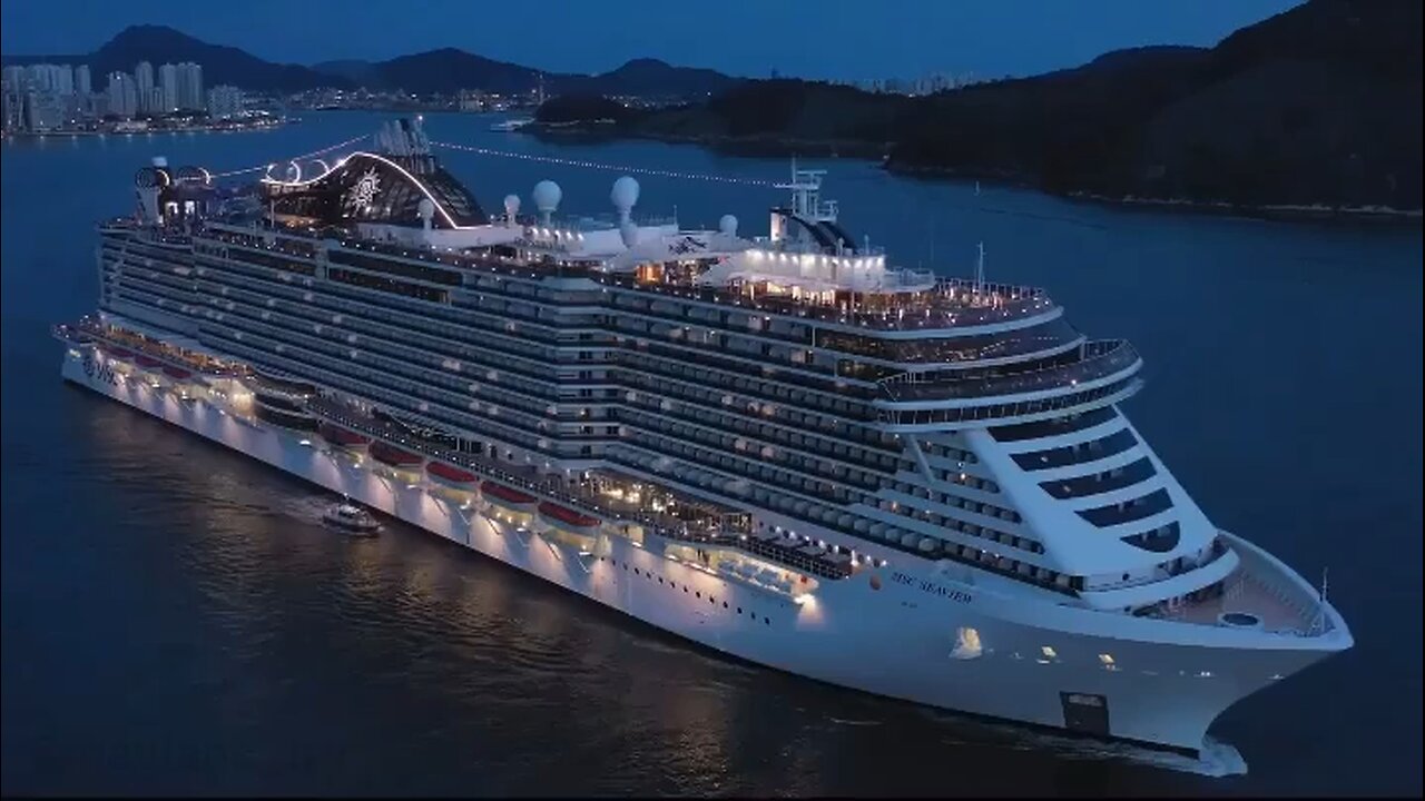 Cruise ship