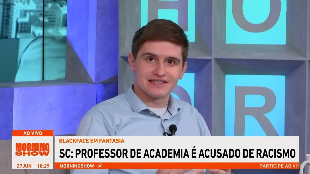 Professor de academia de SC é acusado de racismo