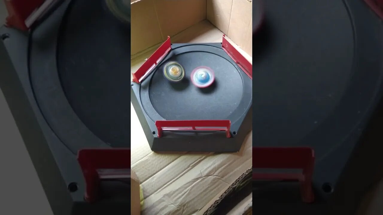 batalha de beyblade valkyrie vs fafnir (quem venceu essa batalha?) #batalhadebeyblade
