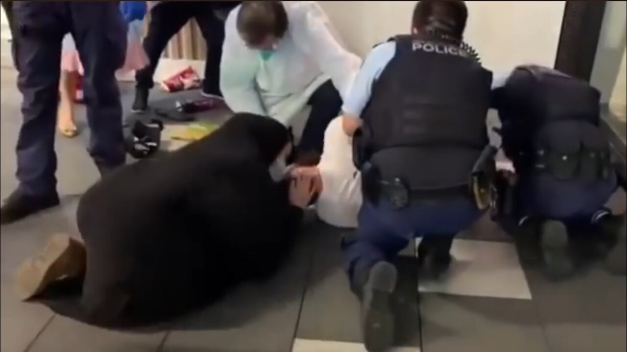 Australian Tyranny : Police Give Man A Heart Attack After Arresting Him For Not Wearing A Mask