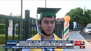 Graduating Seniors drive-thru parade