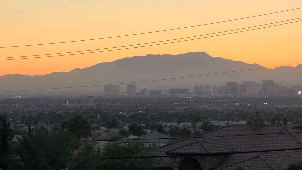 Did you see tonight's Las Vegas sunset? Check this out! #follow #f1 #formula1 #racing #lasvegas