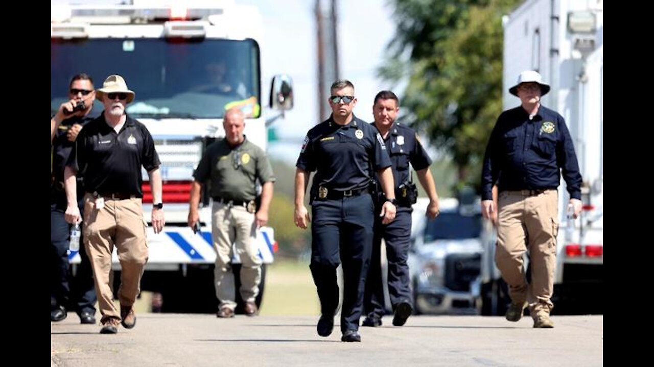 1 of 2 Pilots in Military Jet Crash in Texas out of Hospital