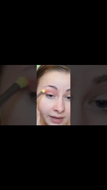 the MOST pigmented pink eyeshadow EVER #shorts #shortsfeed #makeup